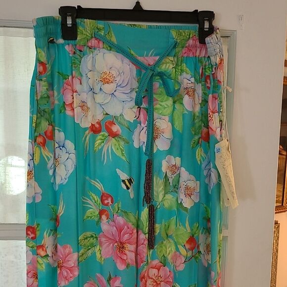 Aratta La Ville Rose Pants - Size Medium - NWT - Picture 11 of 13